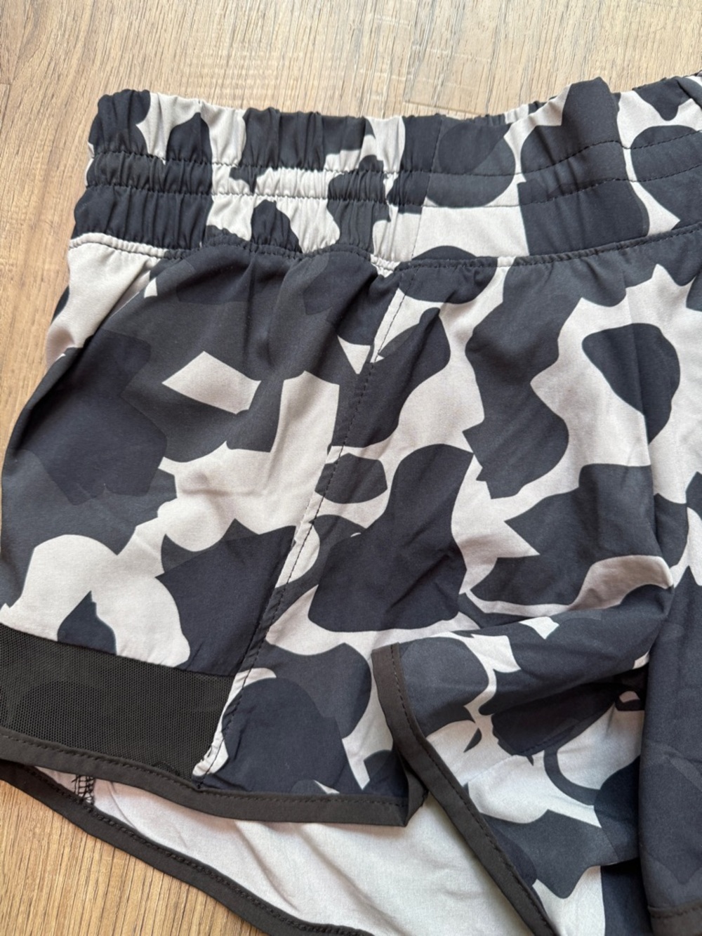 Champion Women's Black & White Camo Running Shorts - Brand New - Size Small - Picture 6 of 12